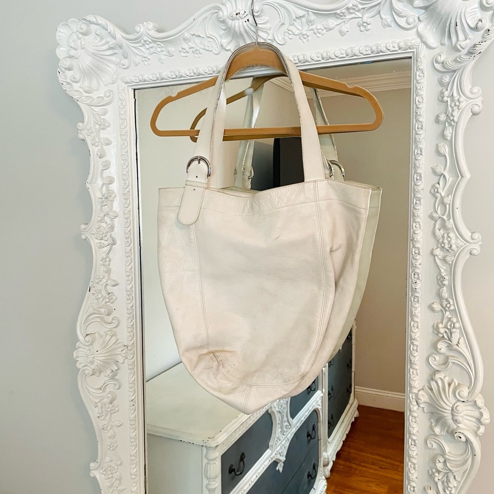 Coach Classic Cream White Large Leather Tote Bag - Picture 2 of 10